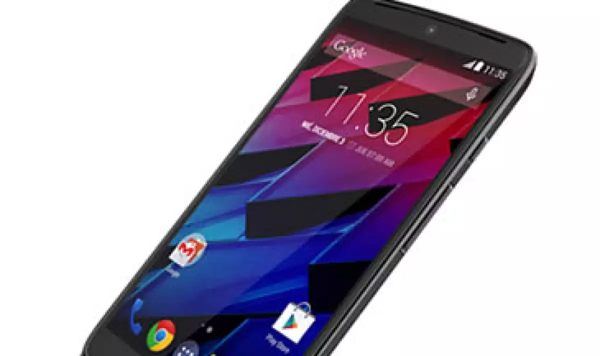 El nuevo modelo de Motorola busca conquistar un mercado premium a menor costo (Foto: Cortesía)