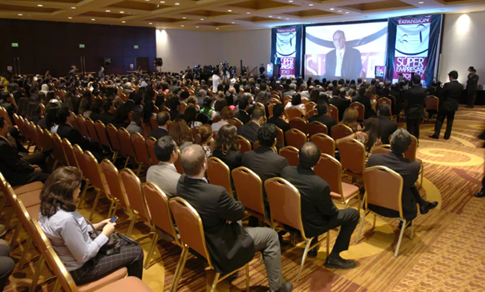 Alberto Bello, director editorial de publicaciones de negocios de Grupo Expansión, dedico palabras de felicitaciones a los representantes de las 105 Súper Empresas de este año.