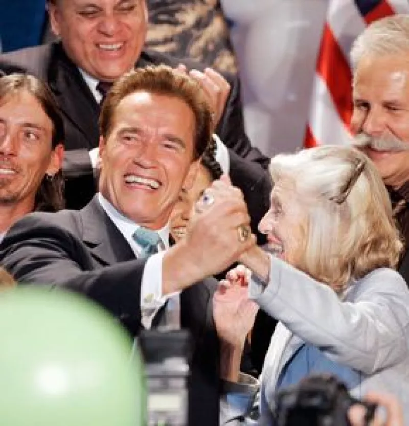La hermana del presidente estadounidense John F. Kennedy y suegra de Arnold Schwarzenegger falleció a los 88 años tras haber estado hospitalizada una semana.