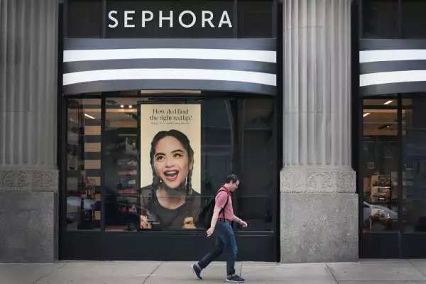 Beauty Product Store Sephora Closes Hundreds Of Stores For Day For Staff Inclusion Training