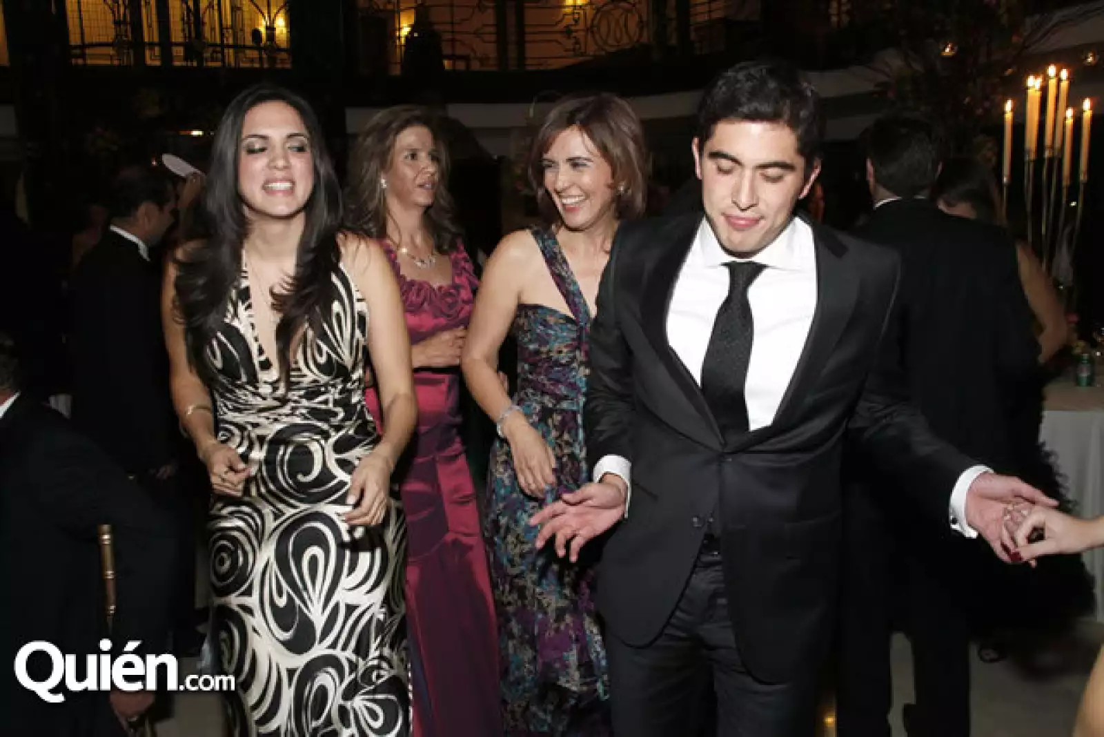 Gisela Muñoz,Lourdes Azuela y Sergio Muñoz