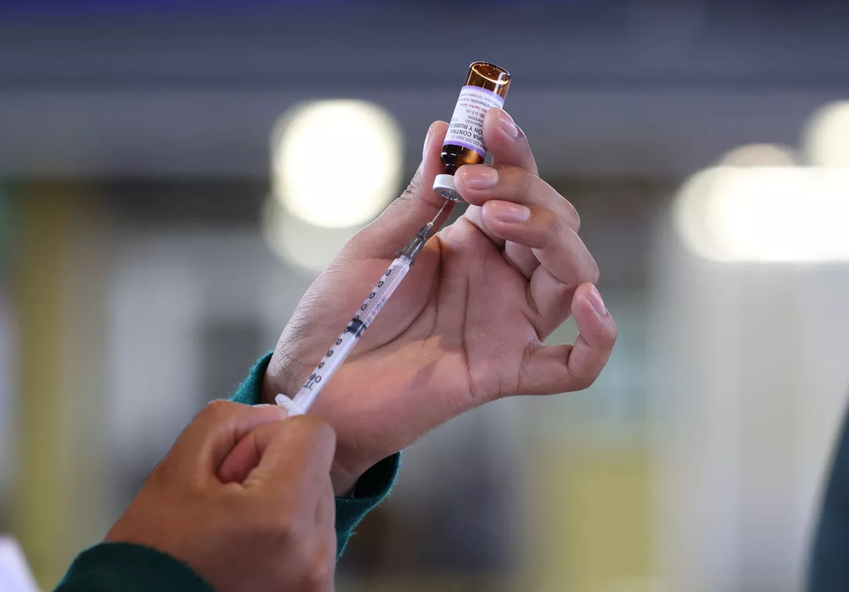 Salud reporta 30% menos casos activos de sarampión en México y aplicación de 13.3 millones de vacunas