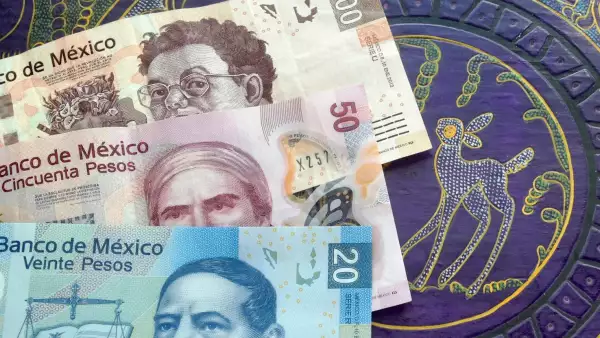 Los precios del crudo afectan el tipo de cambio este lunes.