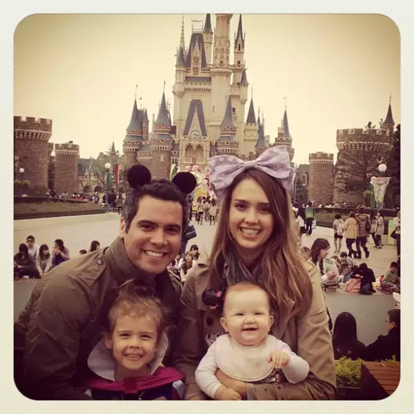 Jessica Alba y su hermosa familia.