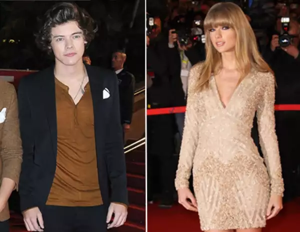Styles desfiló por en la alfombra roja junto a sus compañeros de One Direction y Taylor Swift llegó 25 minutos después de la aparición de su ex.