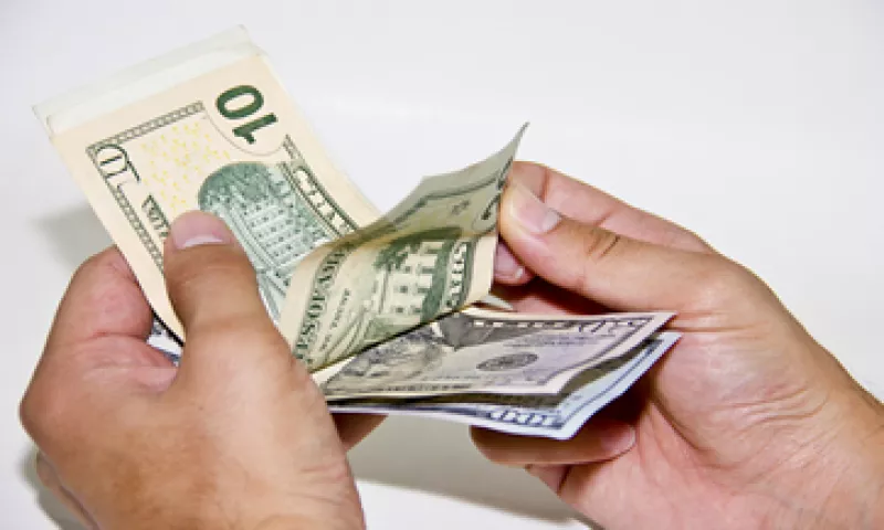 El Tesoro de EU dijo que la nueva imagen del billete de 10 dólares debe ser de alguien que ya haya fallecido, por ley. (Foto: iStock by Getty Images. )