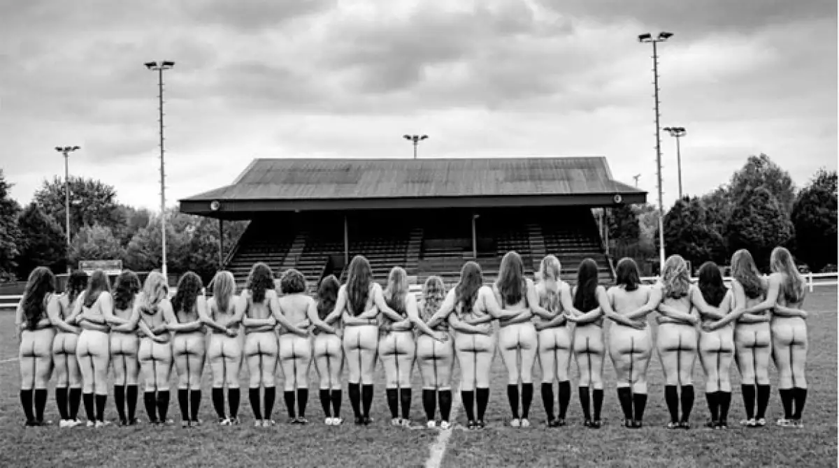 Son trece las fotografías que conforman el calendario benéfico.