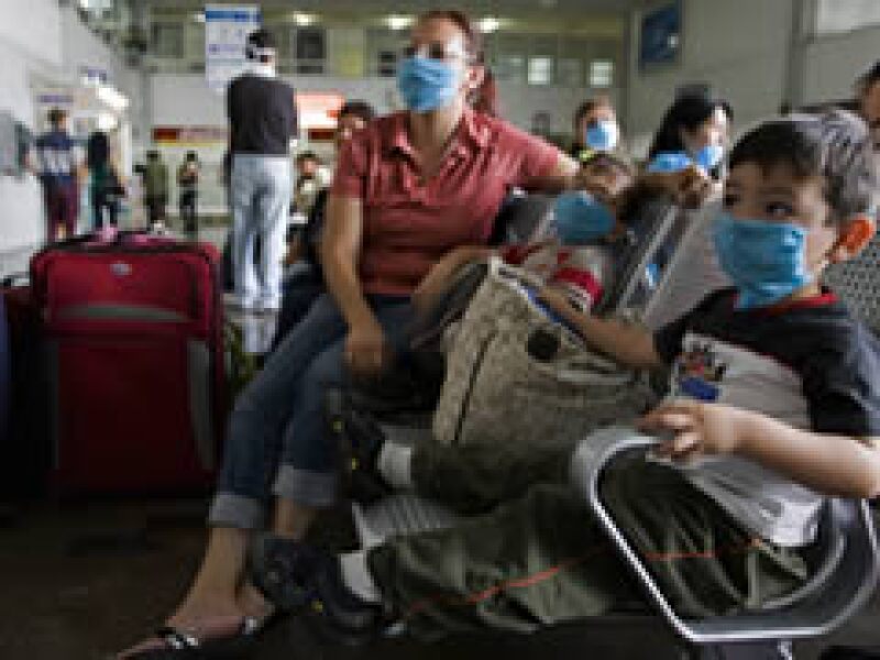 Países como Venezuela, EU y Canadá han pedido a los viajeros que extremen precauciones. (Foto: Reuters)
