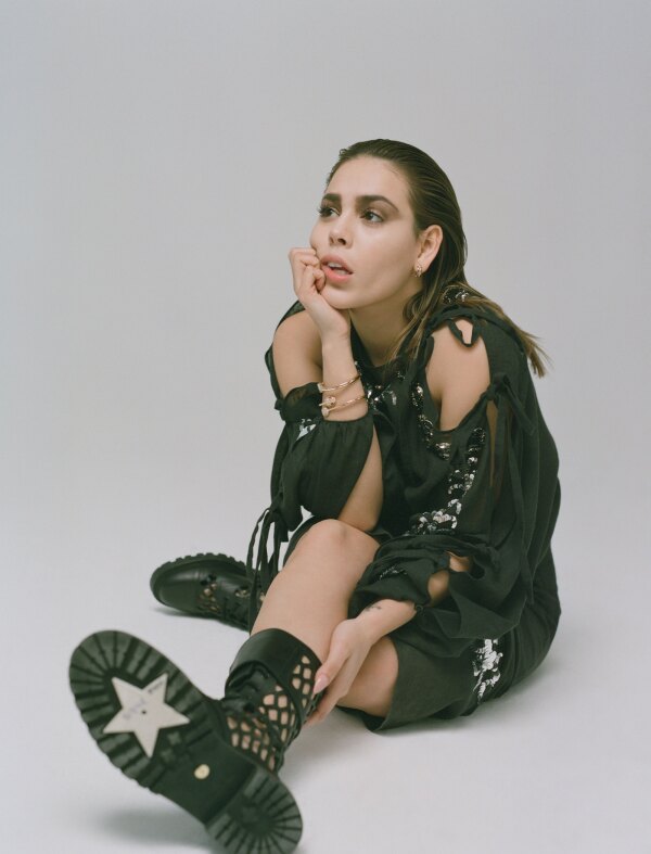 ELLE-219-CoverStory-5