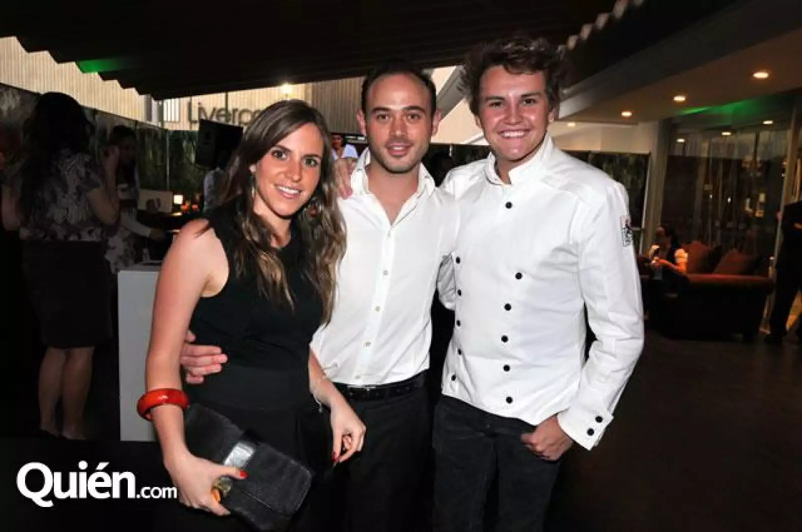 Claudia y Josñe Ramón Sáinz con Louis Barnett