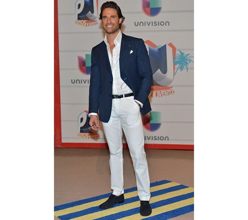 Sebastián Rulli fue el mejor vestido, al menos así lo aseguró su novia, Aracely Arámbula.