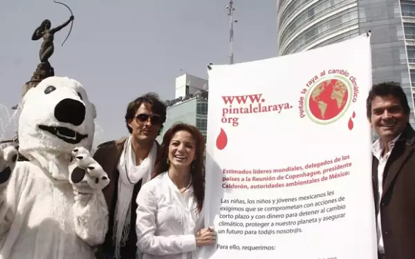 Los actores estuvieron en Paseo de la Reforma promoviendo la campaña 'Pinta tu raya'.