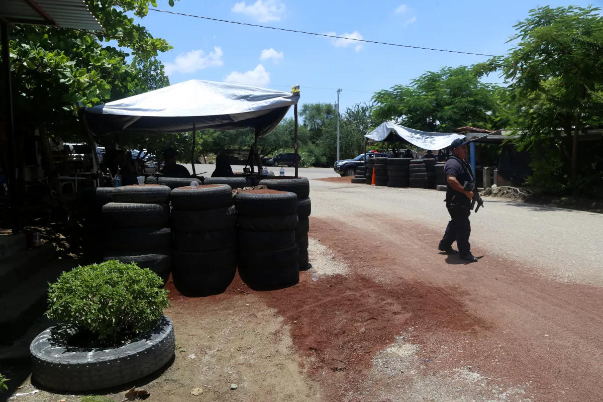 Habitantes de Tepalcatepec se encuentran en medio de un conflicto entre miembros del CJNG y supuestos grupos de autodefensas.