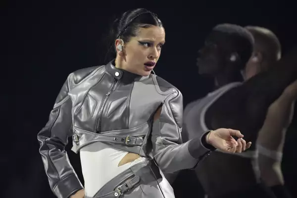 Los fans están esperando ver cómo los visuales de su nueva era se traducen al escenario.