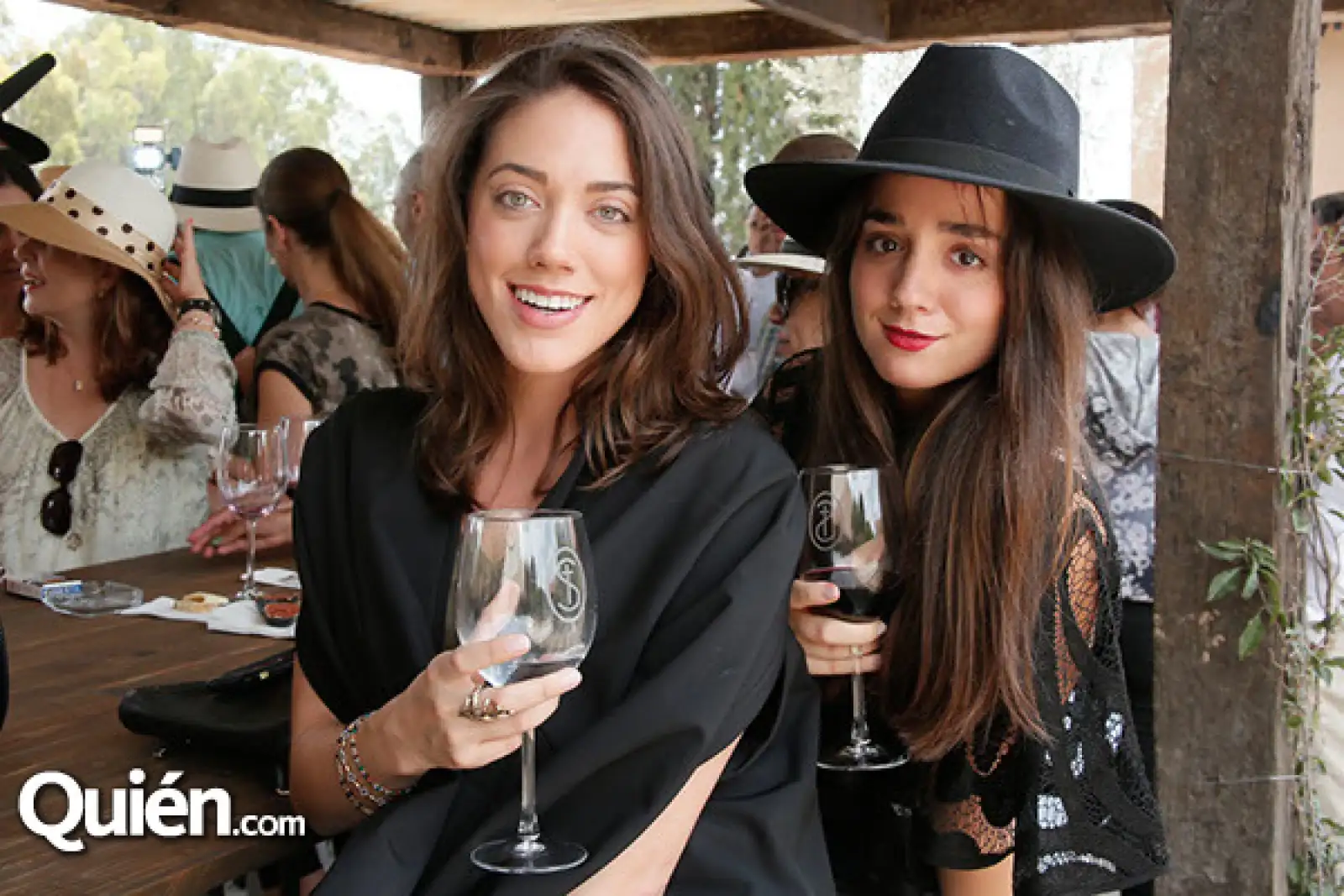 Julia y Natalia Ochoa