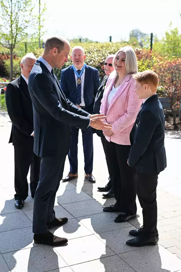 Príncipe William visita St. Michael's Church of England High School