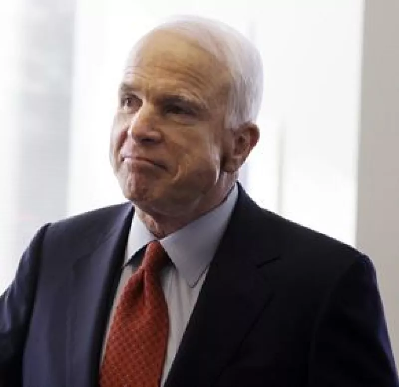 El candidato demócrata tiene el 49 por ciento entre los posibles votantes a un día del último debate entre ambos aspirantes a la presidencia de Estados Unidos.