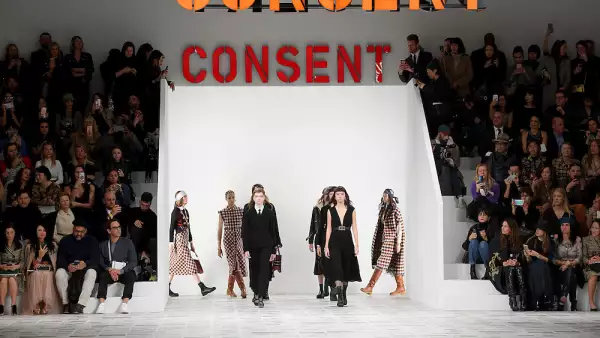 Dior : Runway - Paris Fashion Week Womenswear Fall/Winter 2020/2021