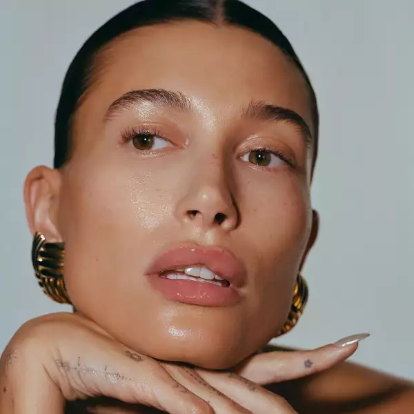 Hailey Bieberskin.jpg