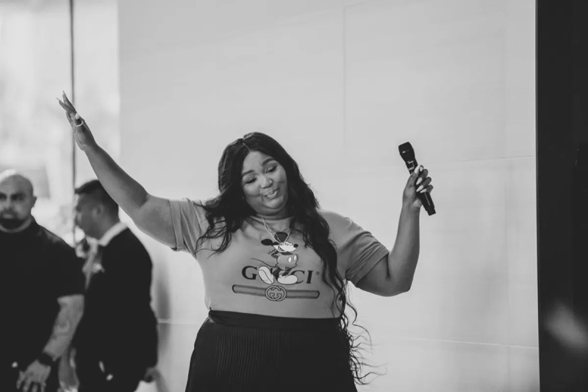 Lizzo-Apple-Music-01