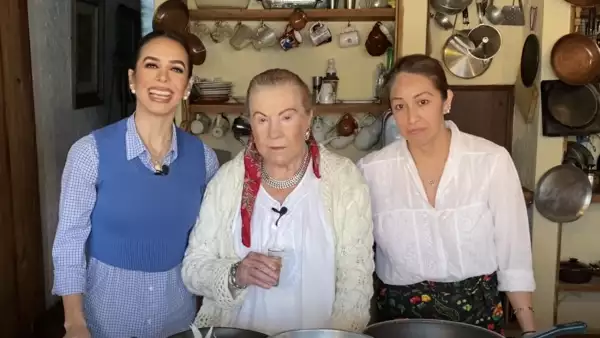 Biby Gaytán y su suegra Doña Mary