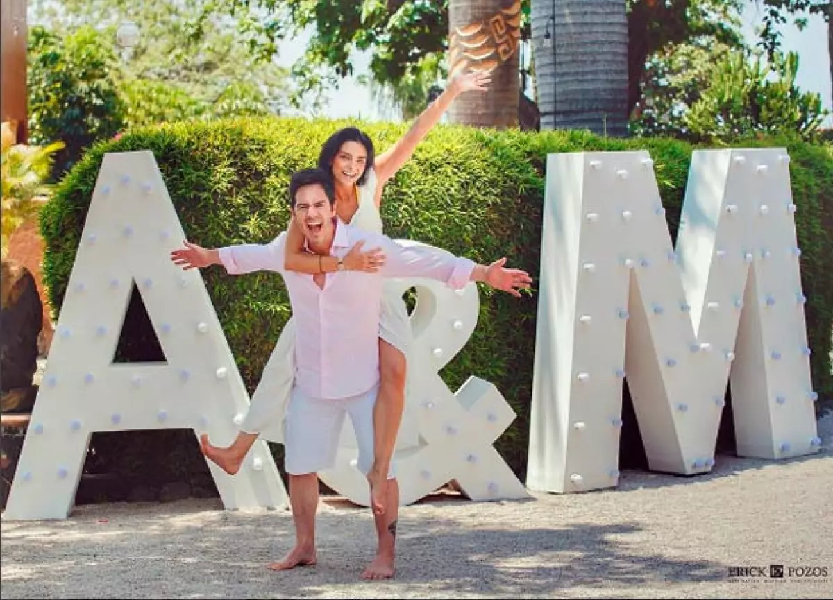 Aislinn se mostró muy agradecida con todos los involucrados para que su boda fuera posible.