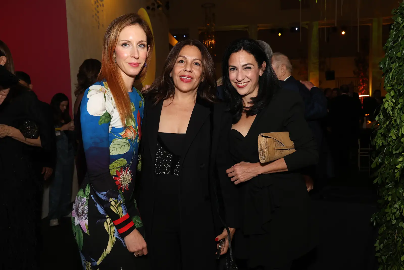 Kristen  France, Verónica Anaya y Gabriela Lobo 