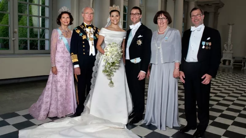 La pareja contrajo matrimonio este sábado en una ceremonia realizada en la Catedral de Estocolmo; después todos los invitados se trasladaron al palacio para disfrutar el banquete y la celebración.