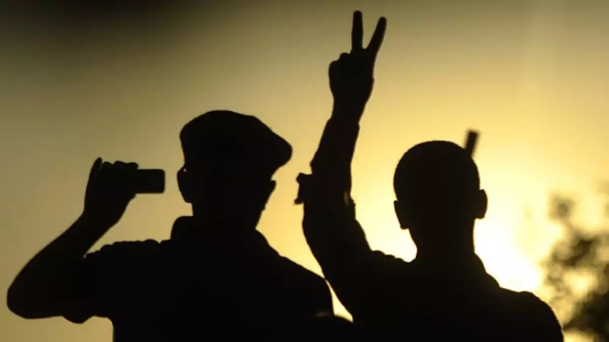 Rebeldes festejan la toma de Trípoli