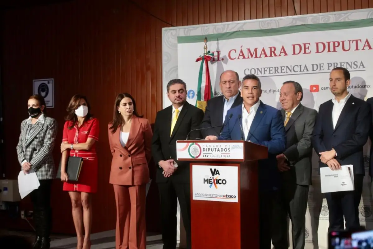 Conferencia de diputados del PRI
