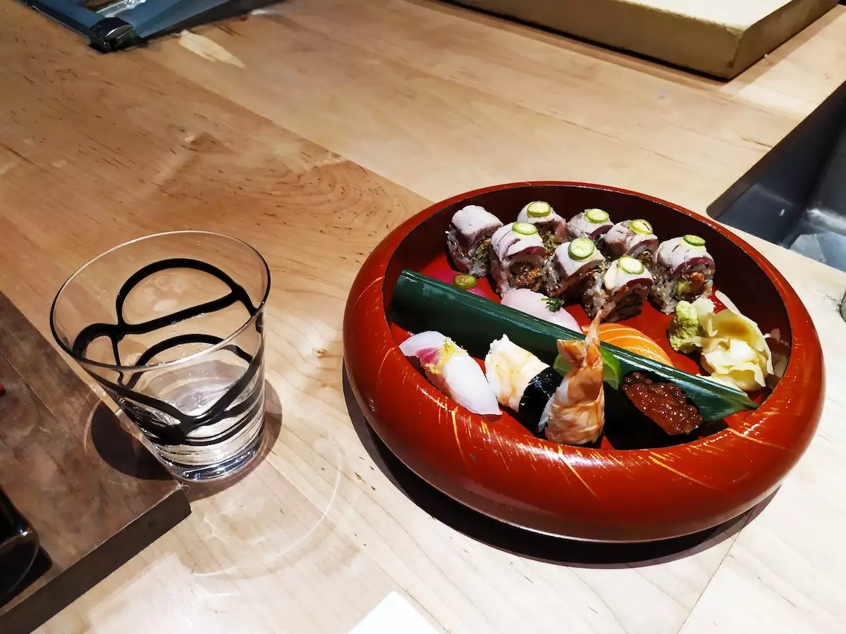 Platillo de sushi