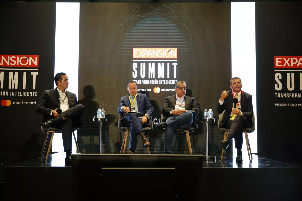 SUMMIT_MIBANQUEROROBOT_JZ_086.jpg