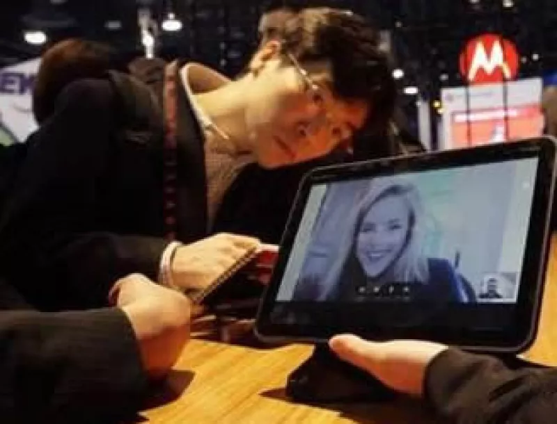 La batería, al igual que la tablet de Apple, es capaz de 10 horas de vídeo. (Foto: Reuters)