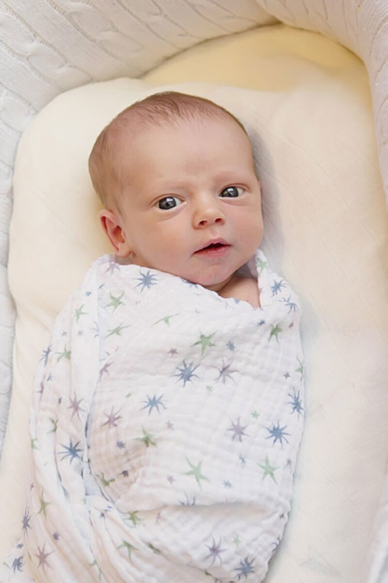 Finalmente la actriz decidió presentar al mundo a su primer hijo con Mike Comrie a dos semanas de nacido.