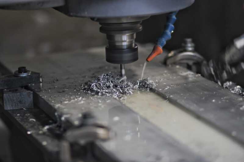 Máquina con sistema CNC