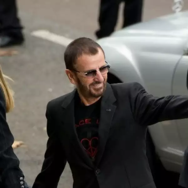 ringo starr llega con su barbara back