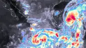 México enfrenta este jueves la presencia simultánea de los huracanes Simón, en el Pacífico, e Isaias, en el Golfo de México.