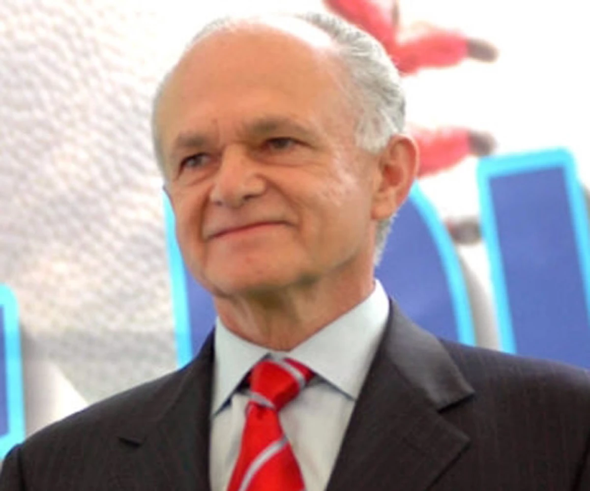 El empresario mexicano adquirió una participación accionaria en Los Padres de San Diego, también es propietario de los Guerreros de Oaxaca y los Diablos Rojos del México.