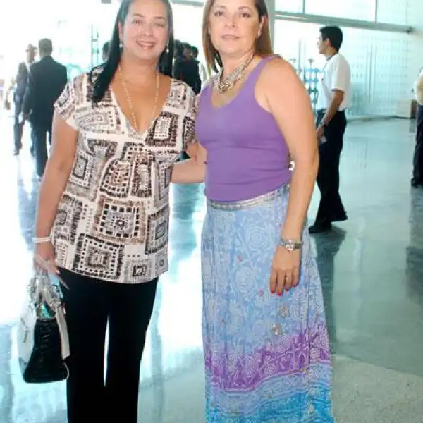 Mireya Montemayor de Pérez Salinas y Claudia Gonzalez