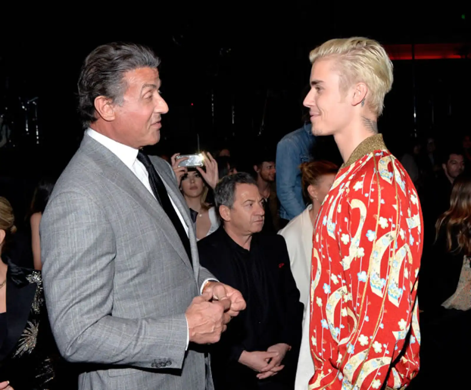 Justin se tomó un tiempo para saludar a Rocky.