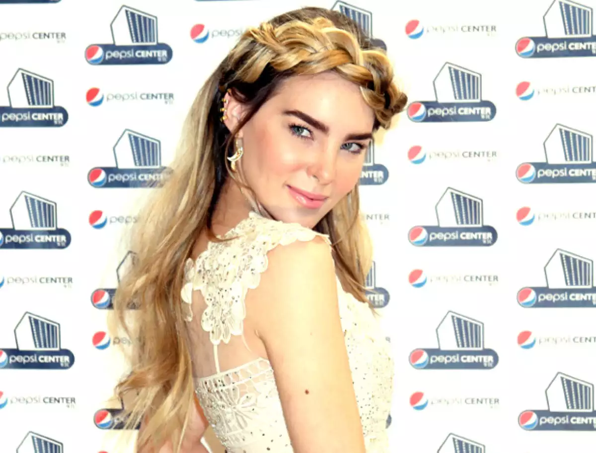 Belinda durante la conferencia de prensa que dio en el WTC con motivo de su próximo concierto en el Pepsi Center.