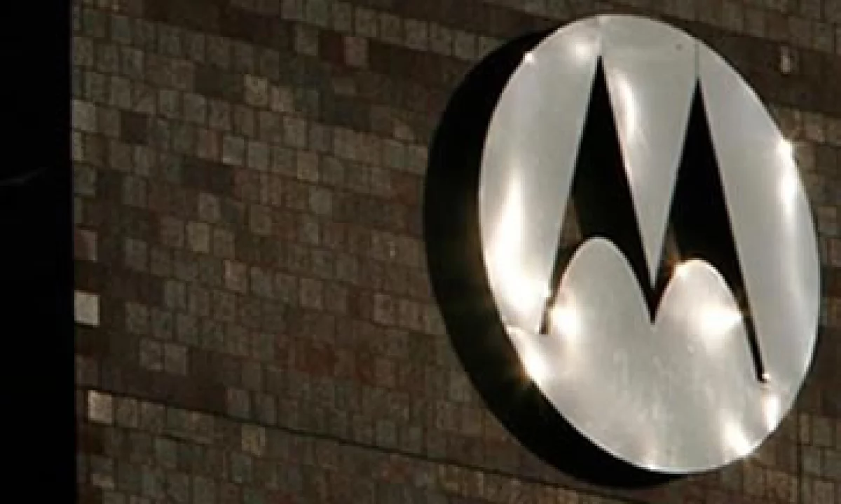 Motorola Mobility dijo que retira sin prejuicio una demanda contra Apple por la supuesta violación de siete patentes de Motorola. (Foto: Reuters)