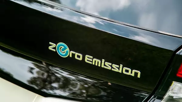 Nissan LEAF 2.jpg