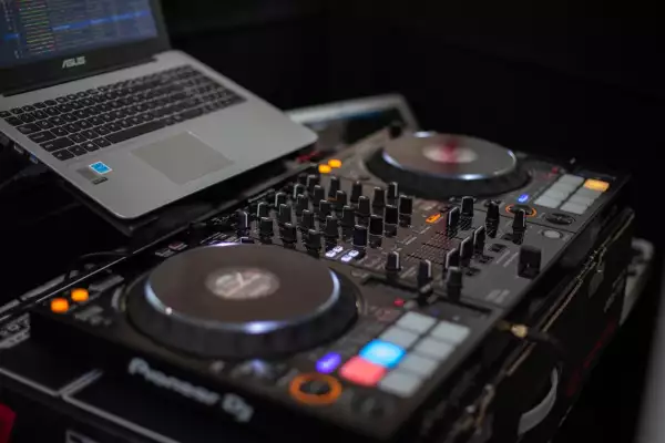 Foto Rux Productions2.jpg