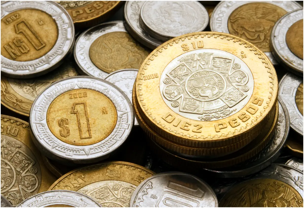 Peso y dólar