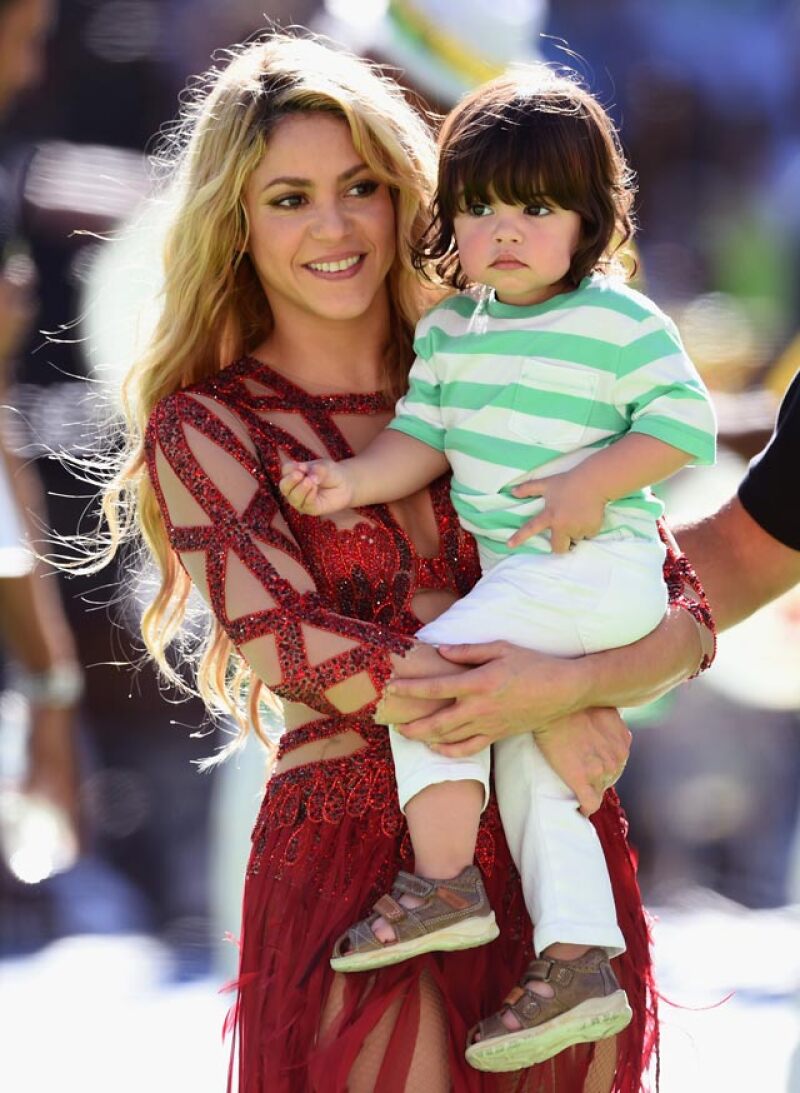 Shakira y Milan en la clausura de la FIFA 2014.