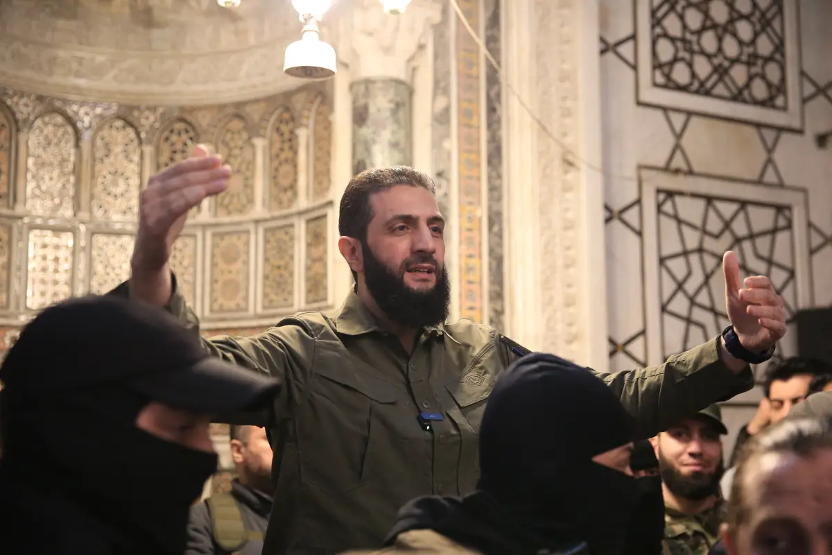 Quién es Abu Mohammed al Jawlani, líder del grupo rebelde que ahora gobierna Siria