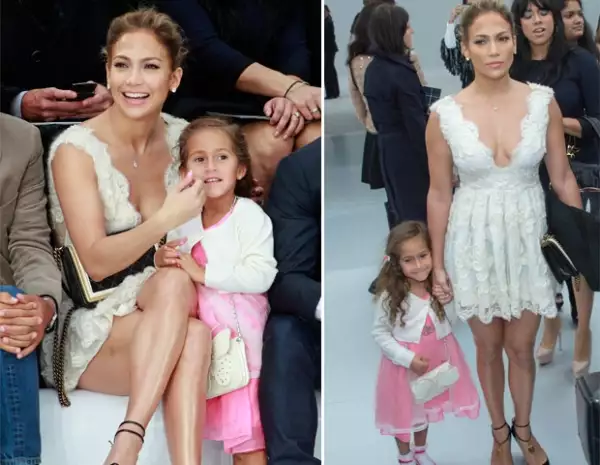 J.Lo posó con Emme quien al principio disfrutó de los flashes.