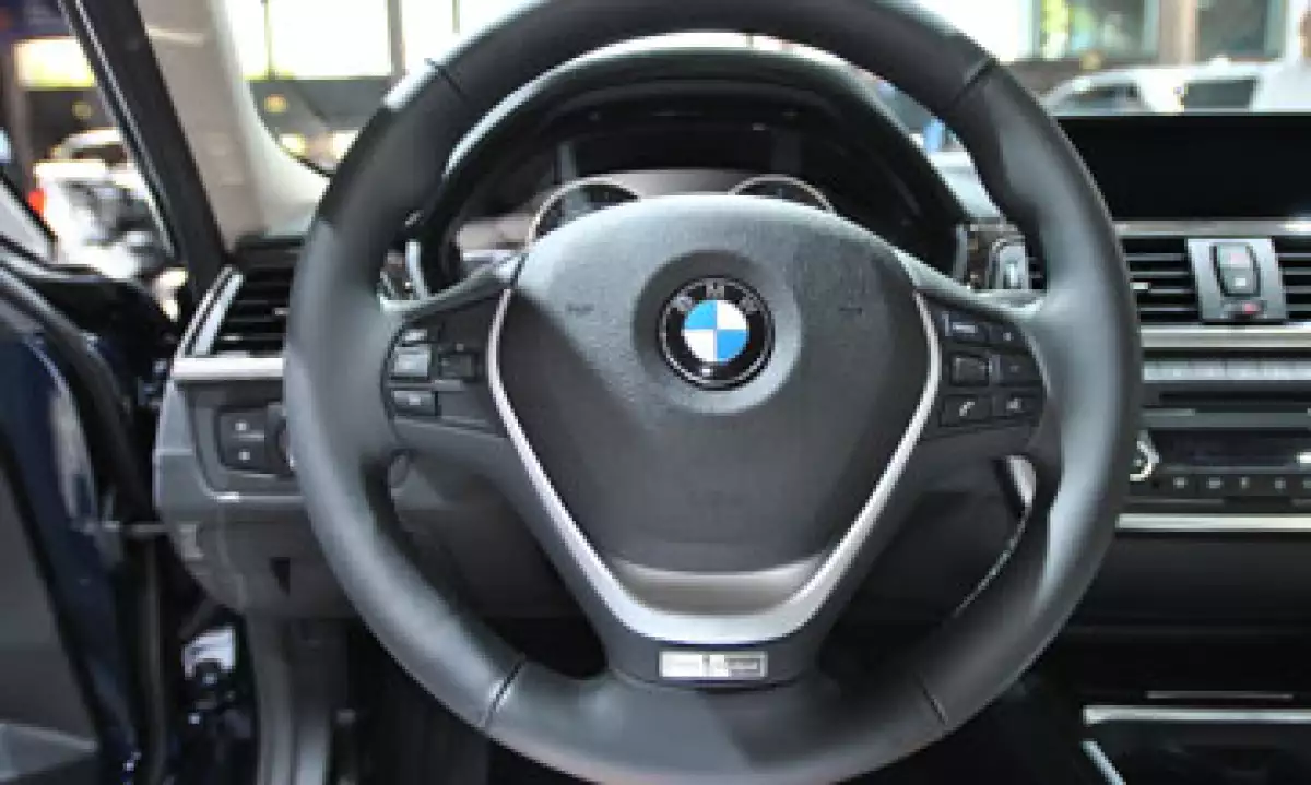 BMW03
