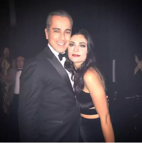 La pareja no evitó en tomar una fotografía de este innolvidable momento.